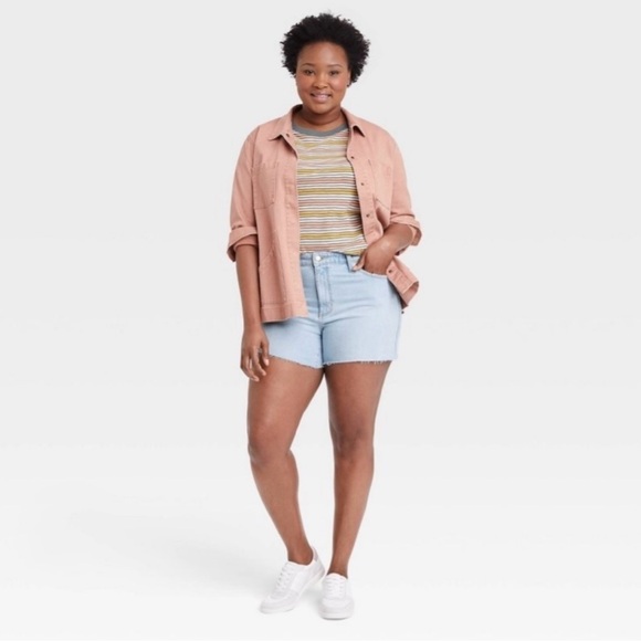 Universal Thread Light Wash Raw Hem Cotton Stretch Vintage Denim Midi Shorts - Picture 7 of 7